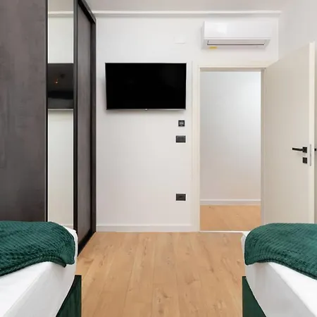 Premium With Pool In Lu Bagnu - Perfect For Families & Groups Appartamento *