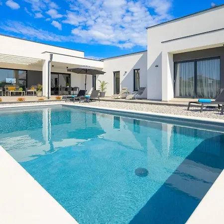 Premium With Pool In Lu Bagnu - Perfect For Families & Groups Apartment *