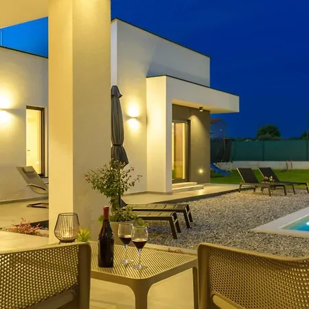 Premium With Pool In Lu Bagnu - Perfect For Families & Groups *