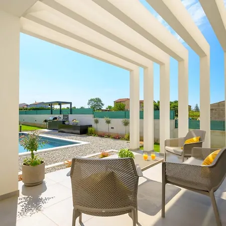 Premium Villa With Pool In Lu Bagnu - Perfect For Families & Groups * カステルサルド